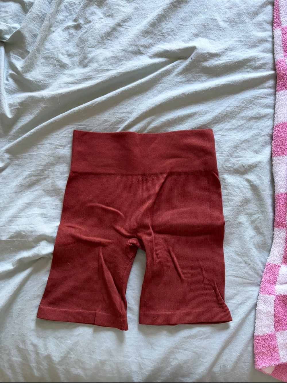 Gilly hicks / hollister Ribbed High-Waist Bike Shorts - Deep Brick Red